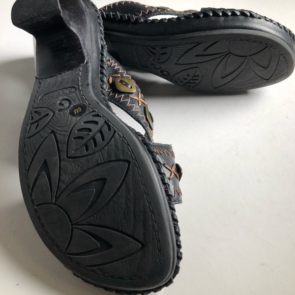 Nurture Kachina Brown Leather Button Mules Shoes - Picture 6 of 6